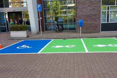 Parkeervakken bij het UWV in Hengelo